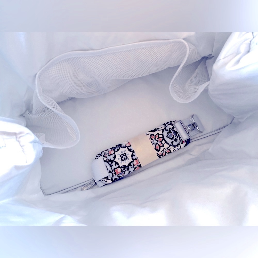 Vera Bradley Deluxe Travel Tote Bag ✨ Lisbon Medallion - Picture 7 of 16